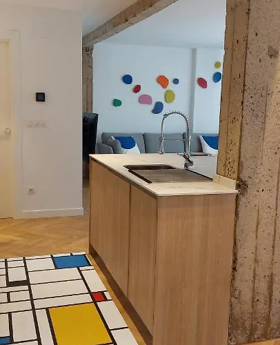 Moderno Y Sofisticado Con Vistas A La Ciudad Bilbao